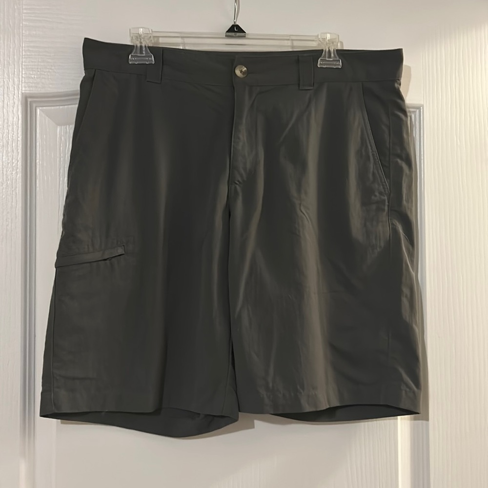 Men’s Columbia shorts